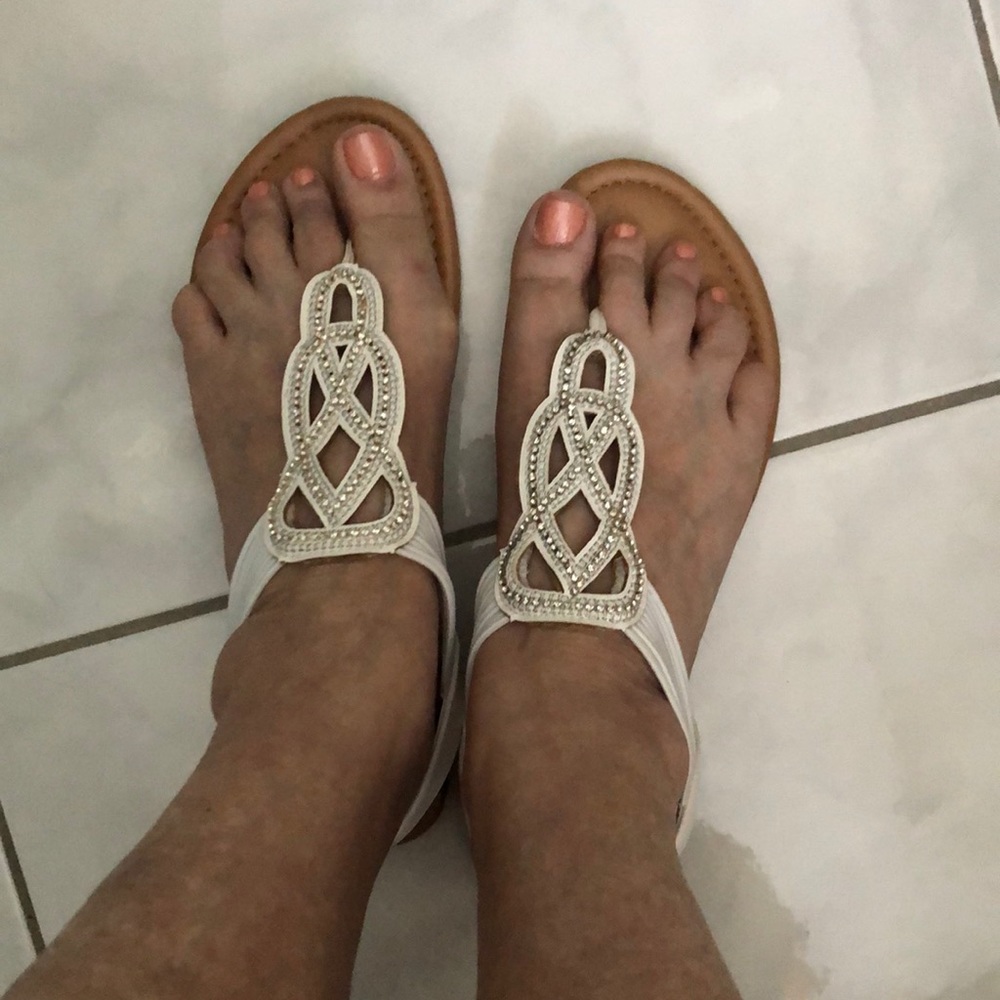 🆕Listing🌺 Sandals with Bling
